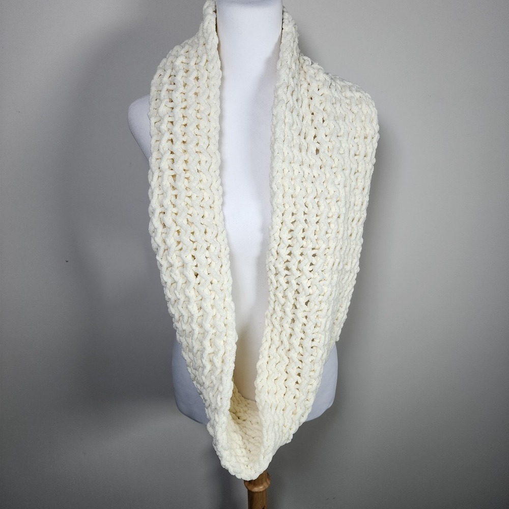 Handmade Chunky Knit Infinity Scarf One Size Cream Chenille Loop Cowl Neutral